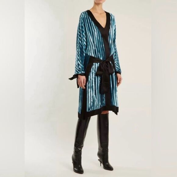 Diane Von Furstenberg Women's Blue Velvet Kimono Wrap Dress Size Medium - Picture 2 of 8